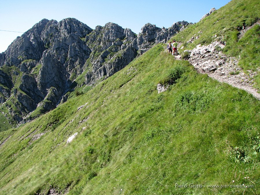 alben16ag08 025.jpg - Oltre il Col dei Brassamorti, ecco Cima Alben